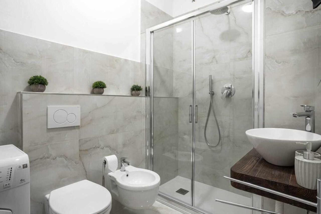 Duomo Brera - Elegant Suite in Design District Milán Exterior foto